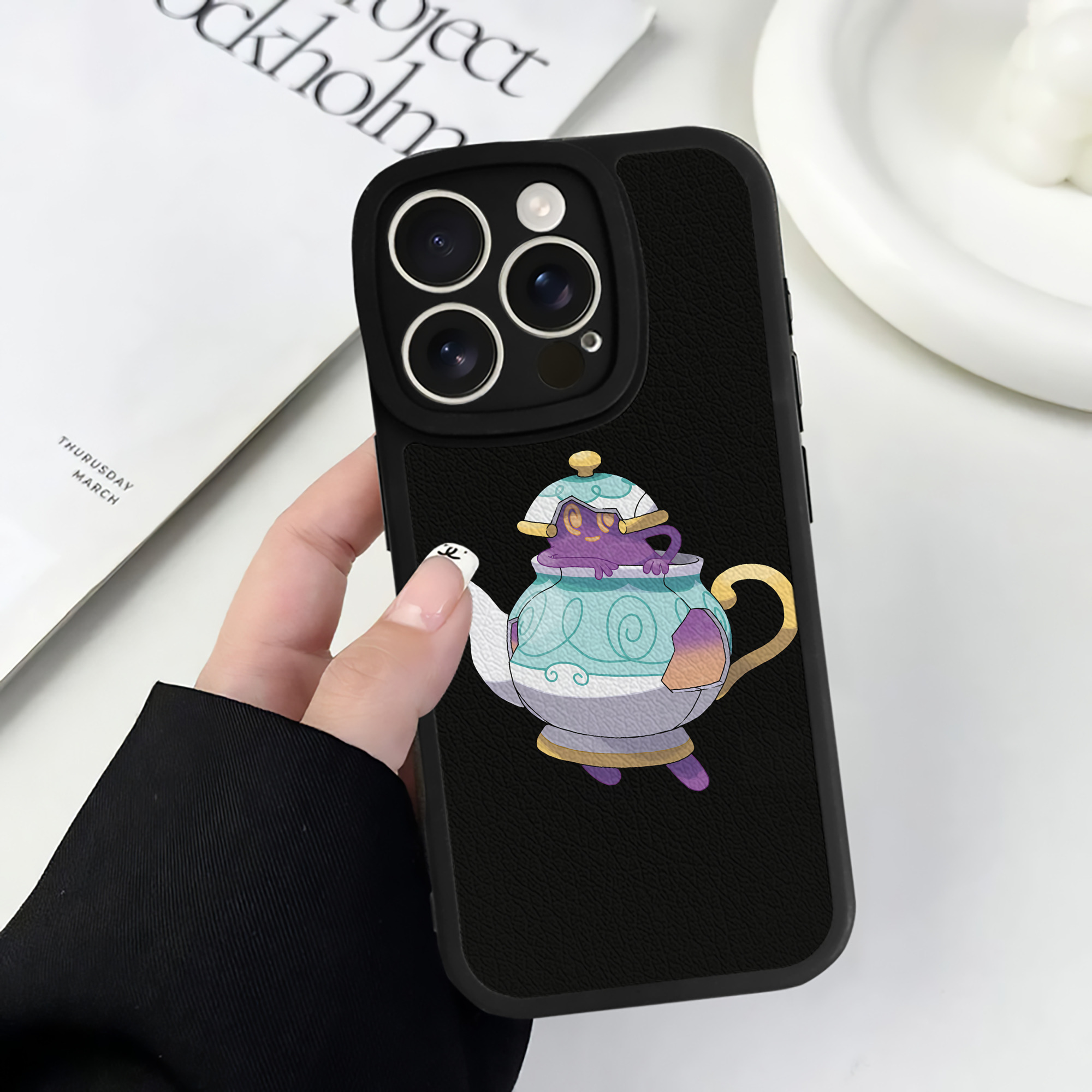 （画像用） ポケットモンスター Pokémon 【iPhone 16シリーズ対応】シリコンスマホケース（レザー調） 材質：シリコン